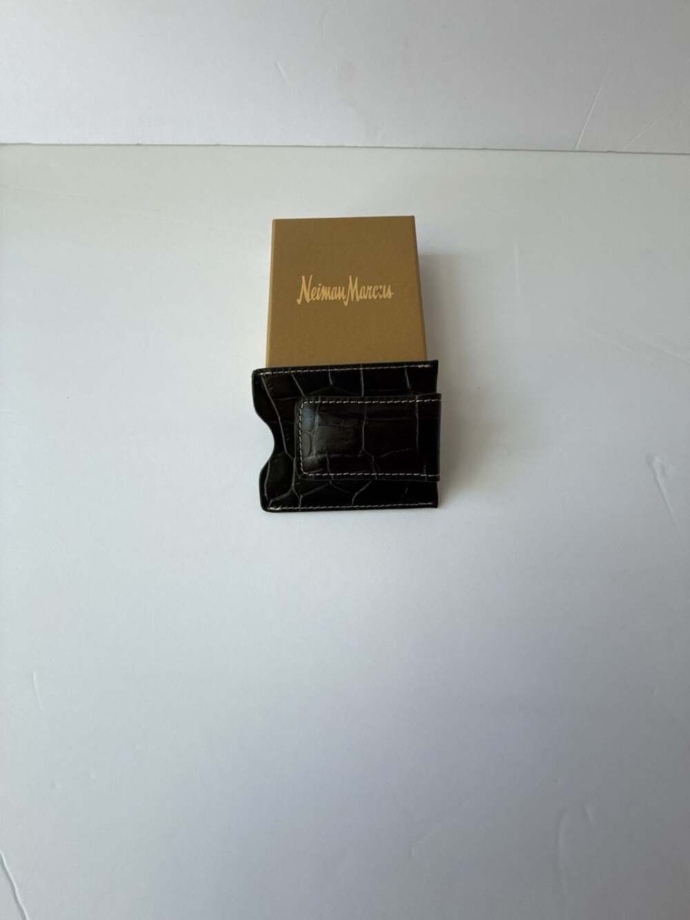 Neiman Marcus Black Croc Embossed Leather Card Case Money Clip Wallet
#681
